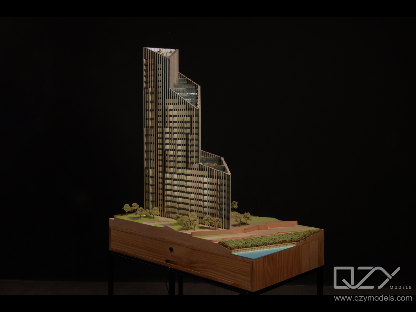 1：110 GREENWICH PENINSULA Model 2